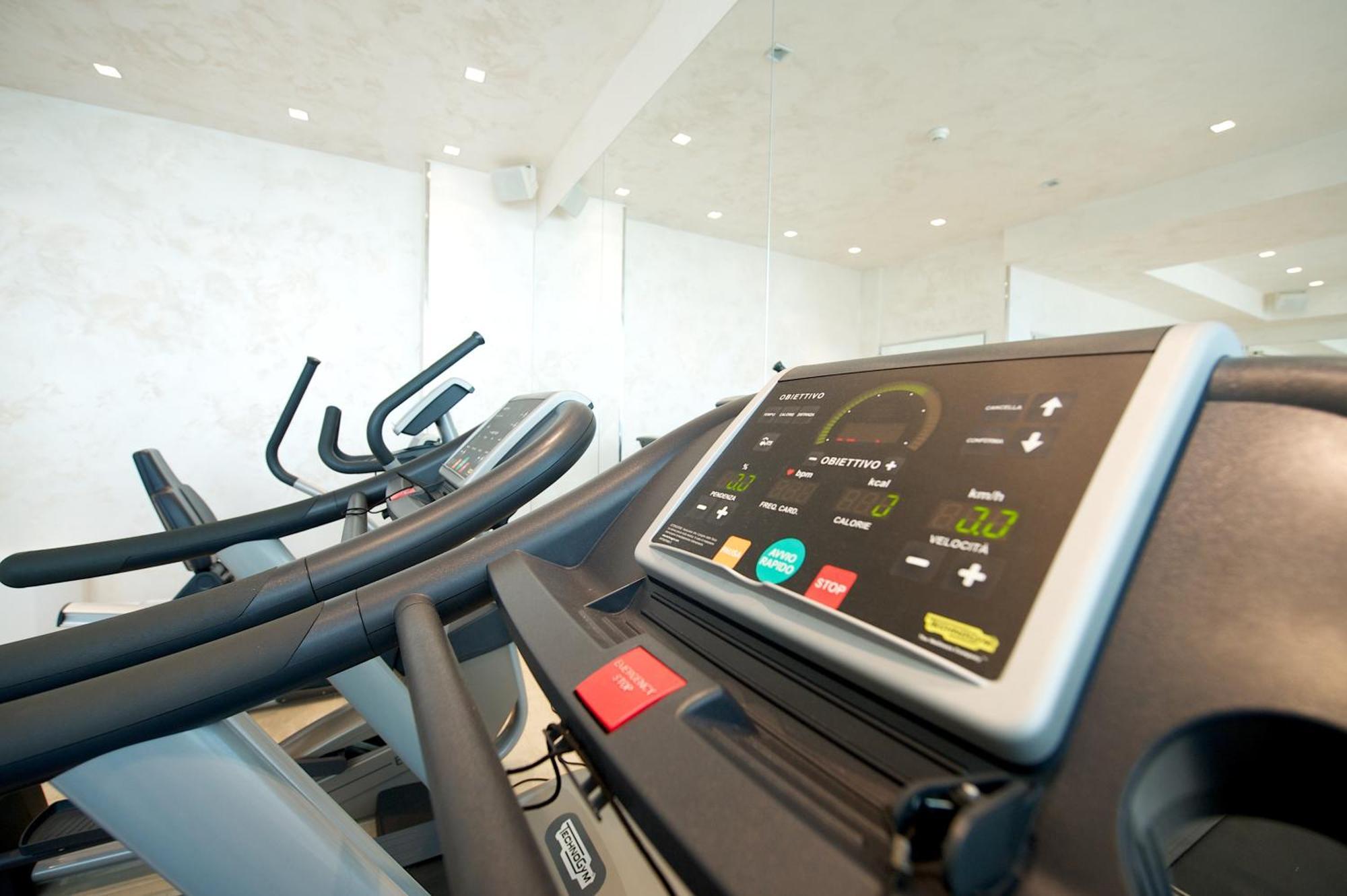 Mercure Hotel Rimini Artis Экстерьер фото
