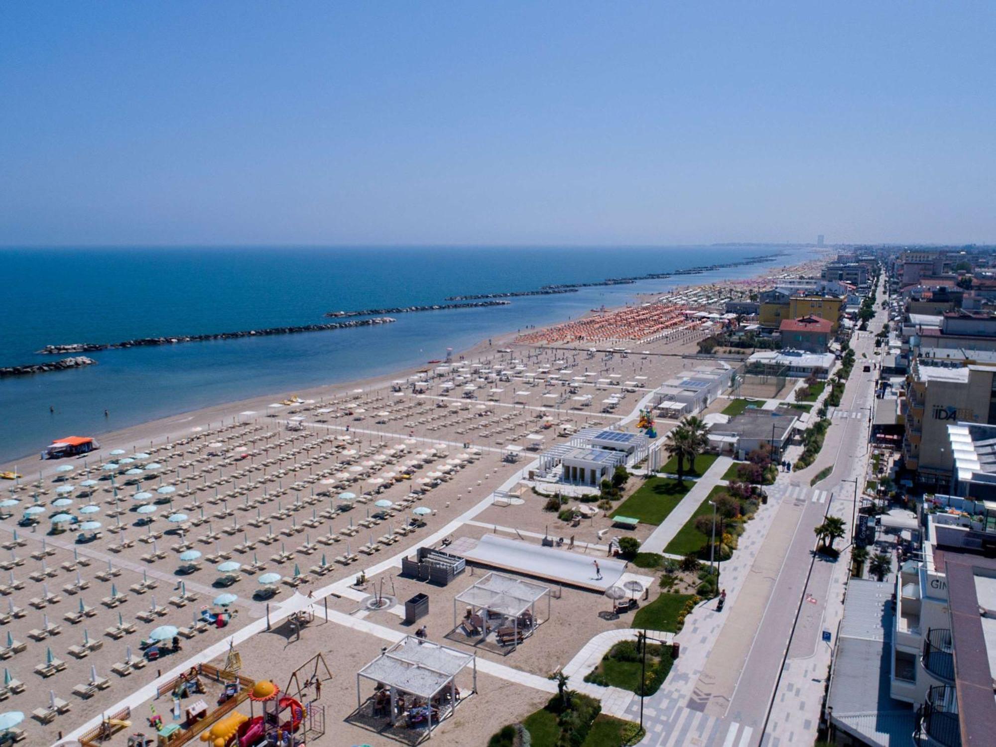 Mercure Hotel Rimini Artis Экстерьер фото