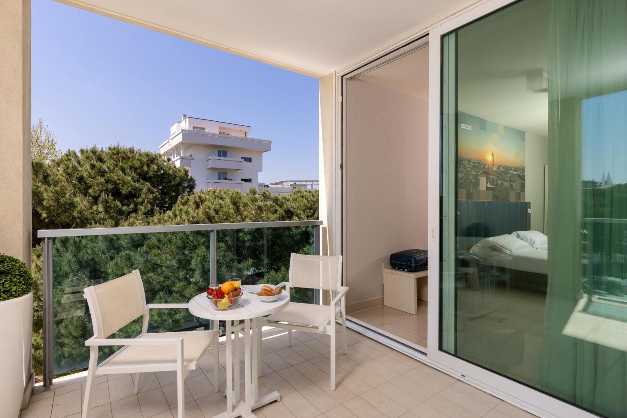 Mercure Hotel Rimini Artis Экстерьер фото