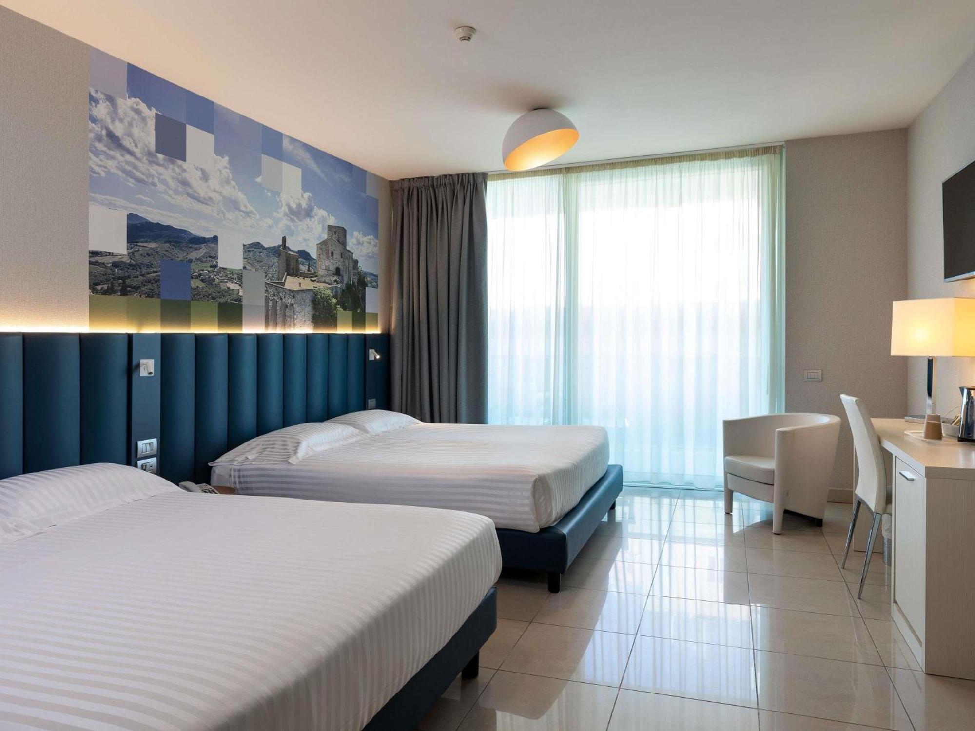Mercure Hotel Rimini Artis Экстерьер фото