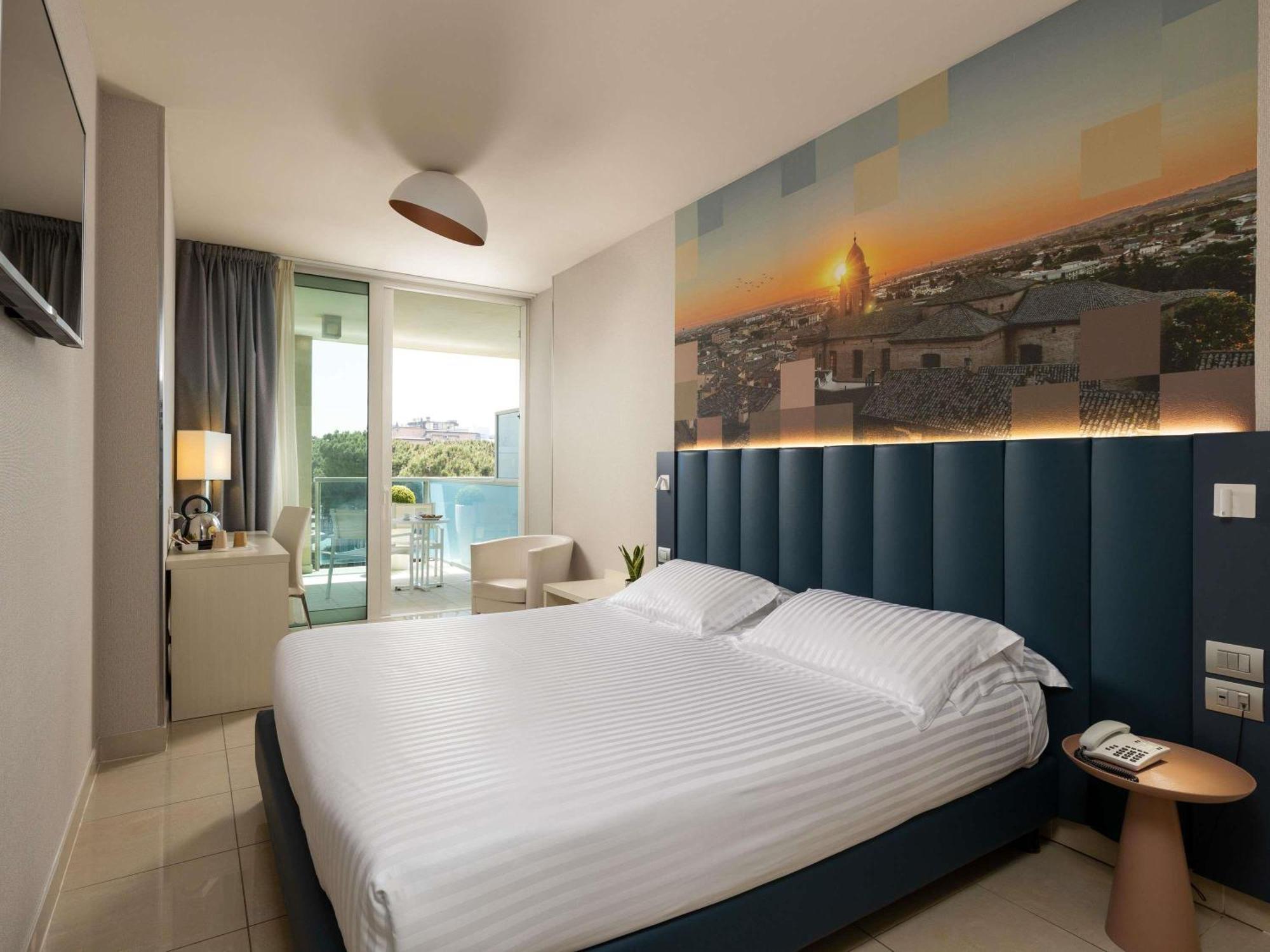 Mercure Hotel Rimini Artis Экстерьер фото
