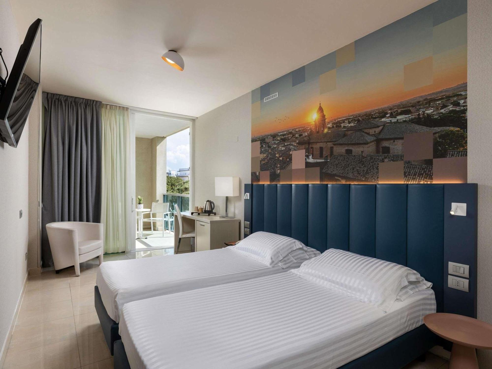 Mercure Hotel Rimini Artis Экстерьер фото