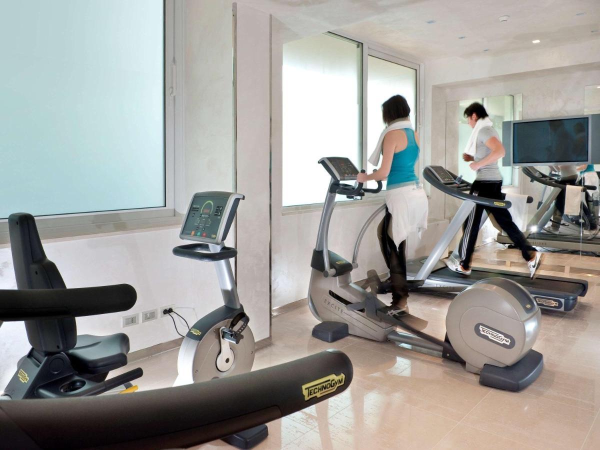 Mercure Hotel Rimini Artis Экстерьер фото